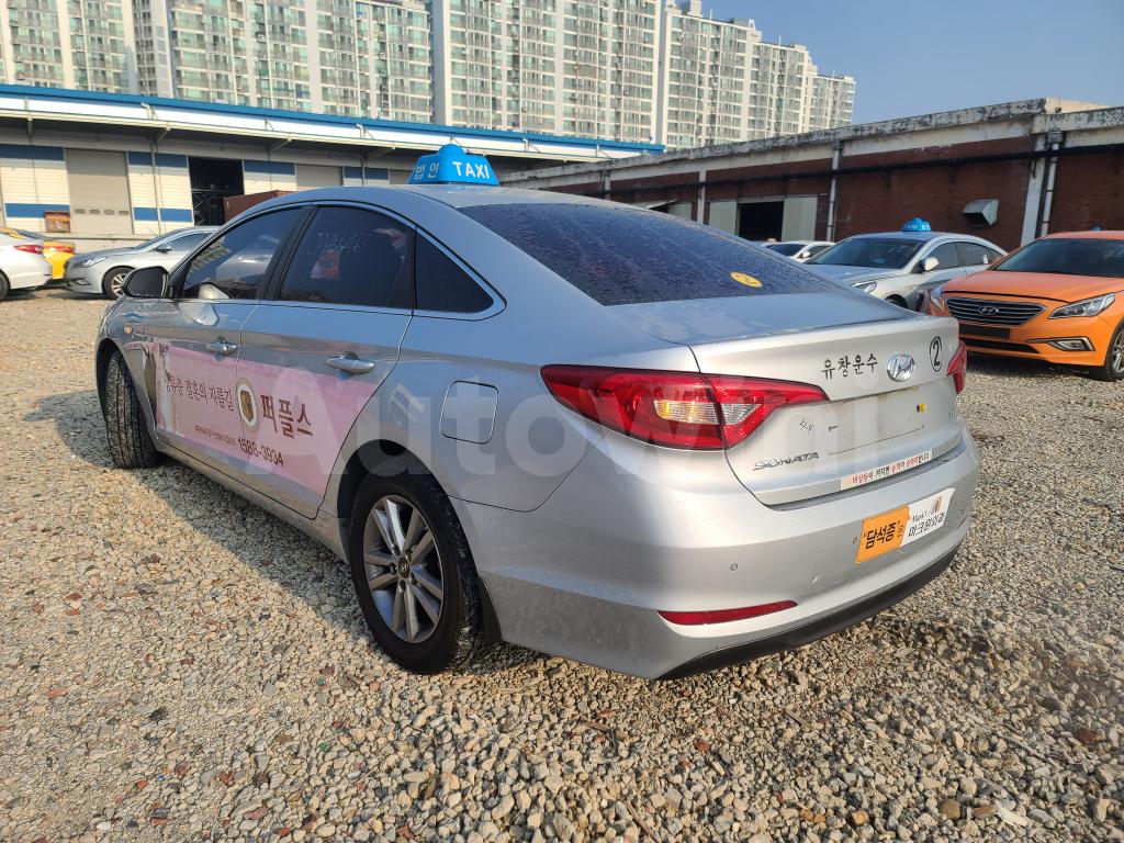 KMHE341DBJA455461 2018 HYUNDAI LF SONATA TAXI 18/18 REAL MILEAGE-2