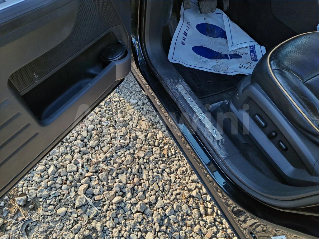 2010 LINCOLN MKX MKX 4WD - 25