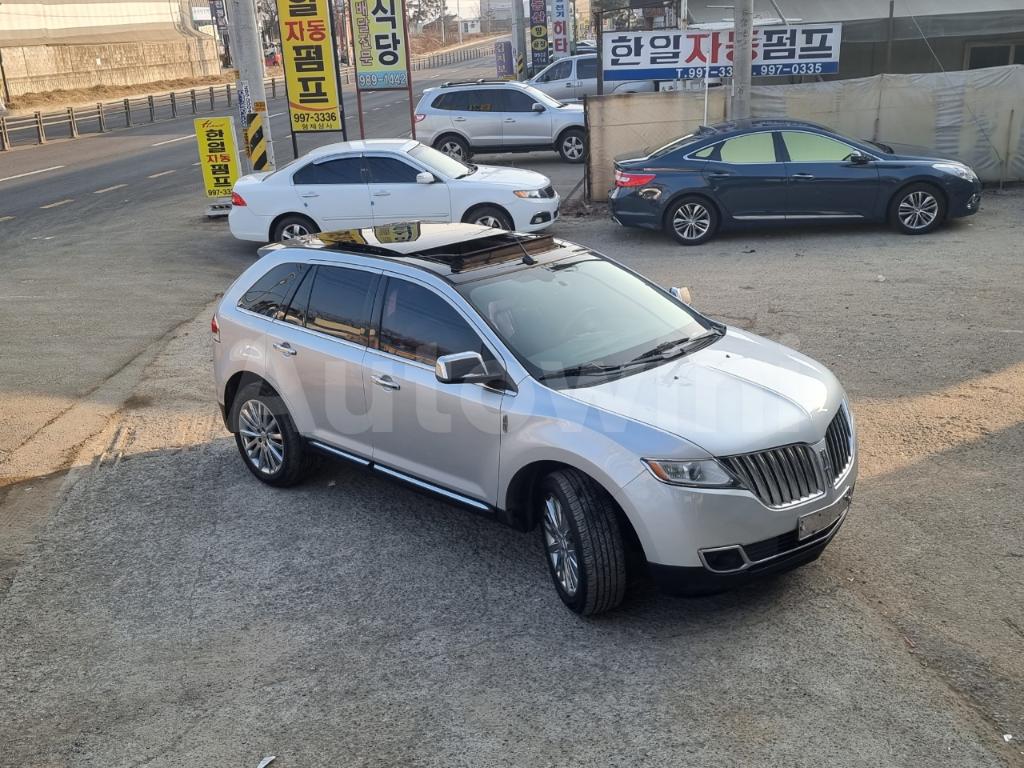 2LMDJ8JK3BBJ06747 2011 LINCOLN MKX AWD-0