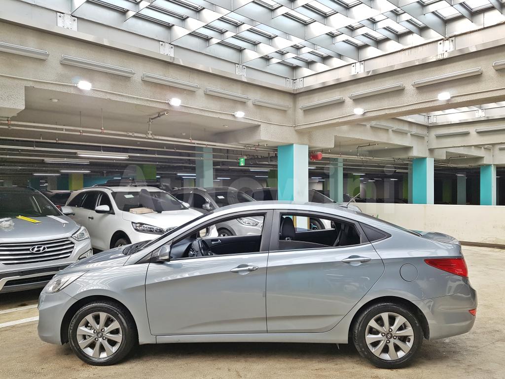 2019 HYUNDAI ACCENT  G(15R+SMART KEY+GPS+LEATHER) - 8