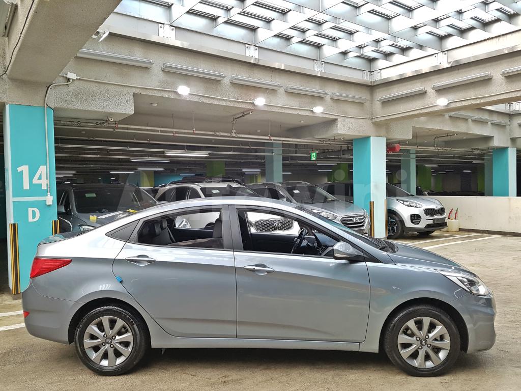 2019 HYUNDAI ACCENT  G(15R+SMART KEY+GPS+LEATHER) - 9