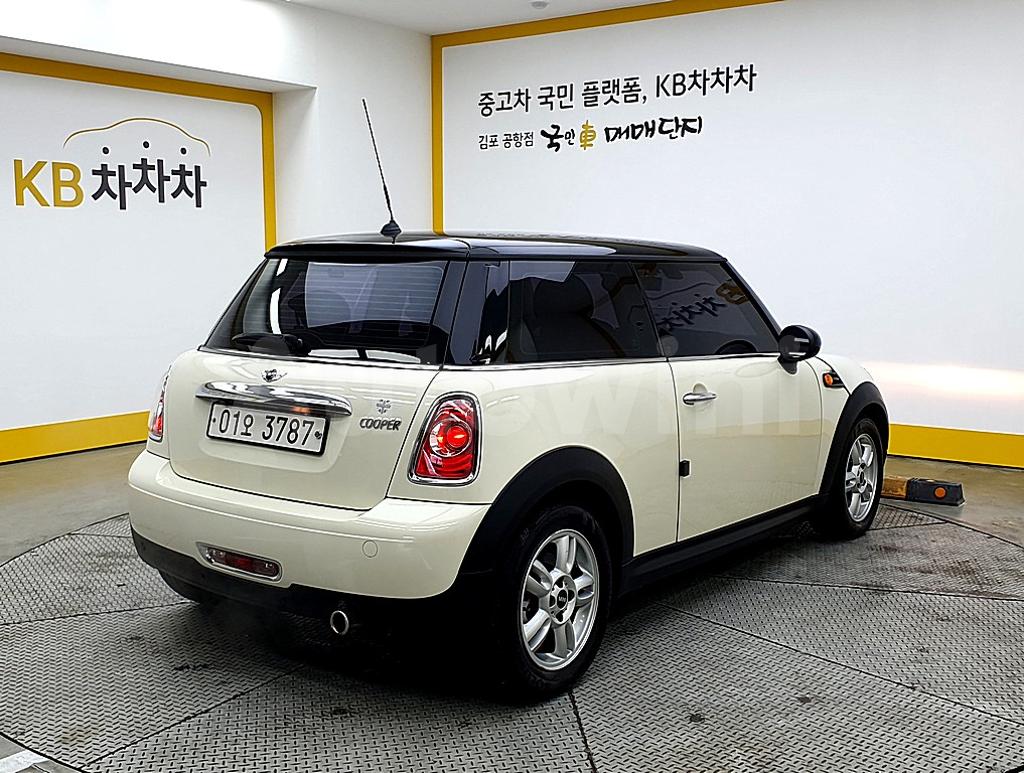 WMWSU3103BT017418 2011 MINI COOPER 1.6 3-DOOR BASIC TYPE-2