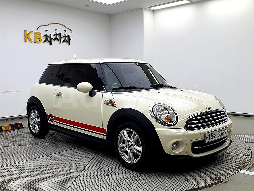 WMWSU3107BT200420 2011 MINI COOPER 1.6 SE-1