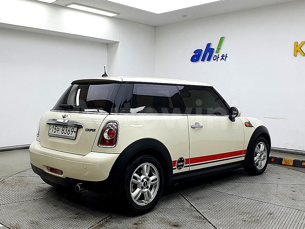 WMWSU3107BT200420 2011 MINI COOPER 1.6 SE-2