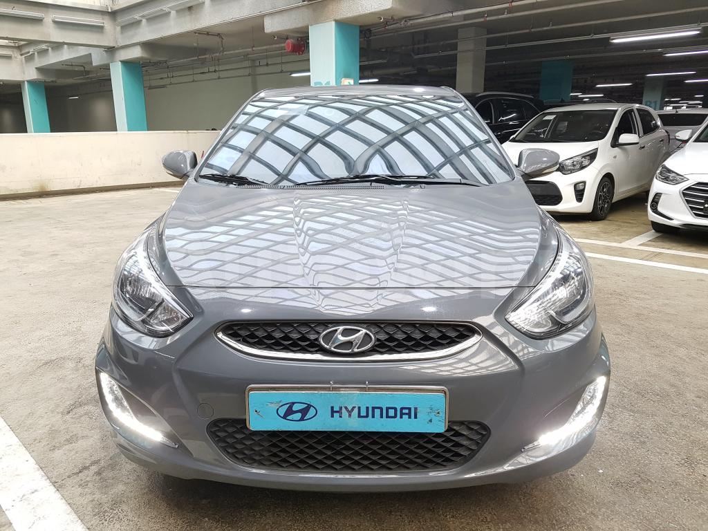 KMHCS41BEKU440325 2019 HYUNDAI ACCENT  G-15R+LED+LEATHER+ANDROID)-2