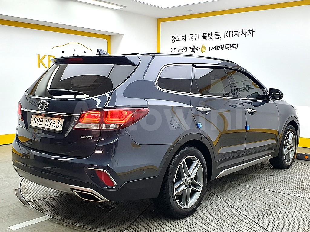 KMHSR81XBHU188213 2017 HYUNDAI  MAXCRUZ E-VGT R2.2 PRESTIGE-2