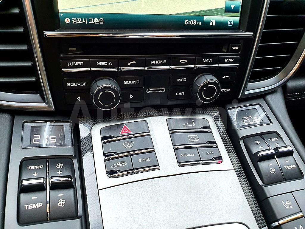 2016 PORSCHE PANAMERA 4.8 GTS 970 - 13