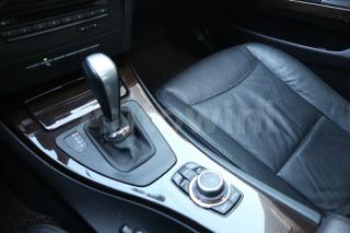 2010 BMW 3 SERIES E90  320D+AVNV+SROOF+SKEY+M PKG+AAA - 26
