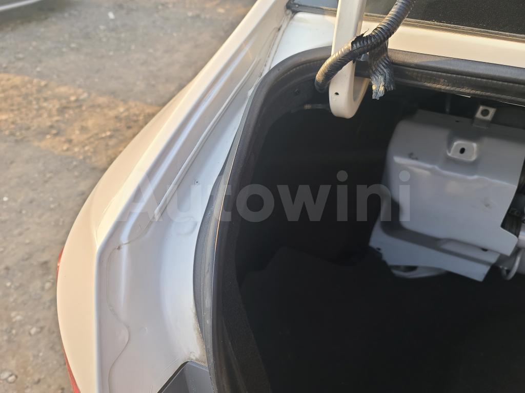 2016 HYUNDAI YF SONATA THE BRILLIANT LPG - 32