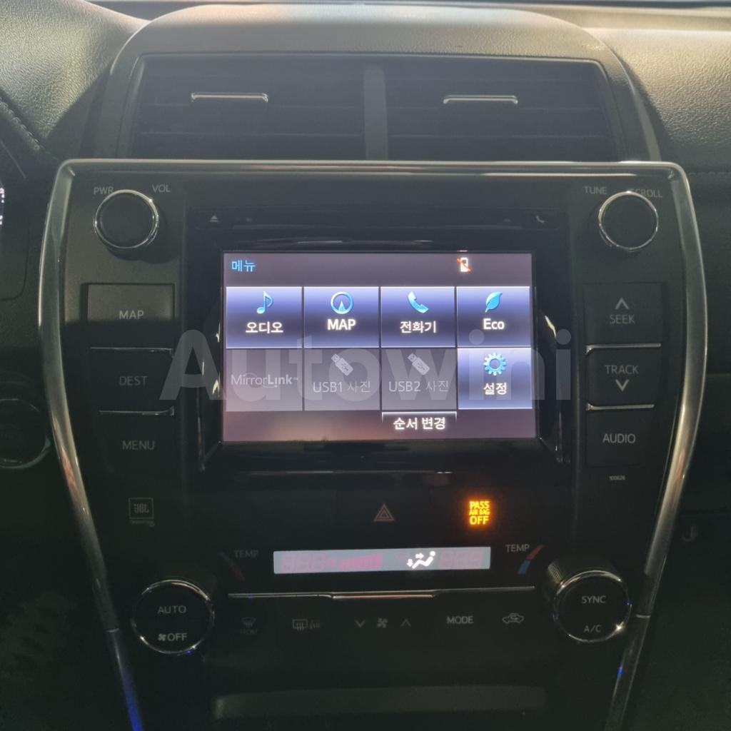 2017 TOYOTA  CAMRY REAL.MILEAGE REAL.CAMP.SUNROOF - 28