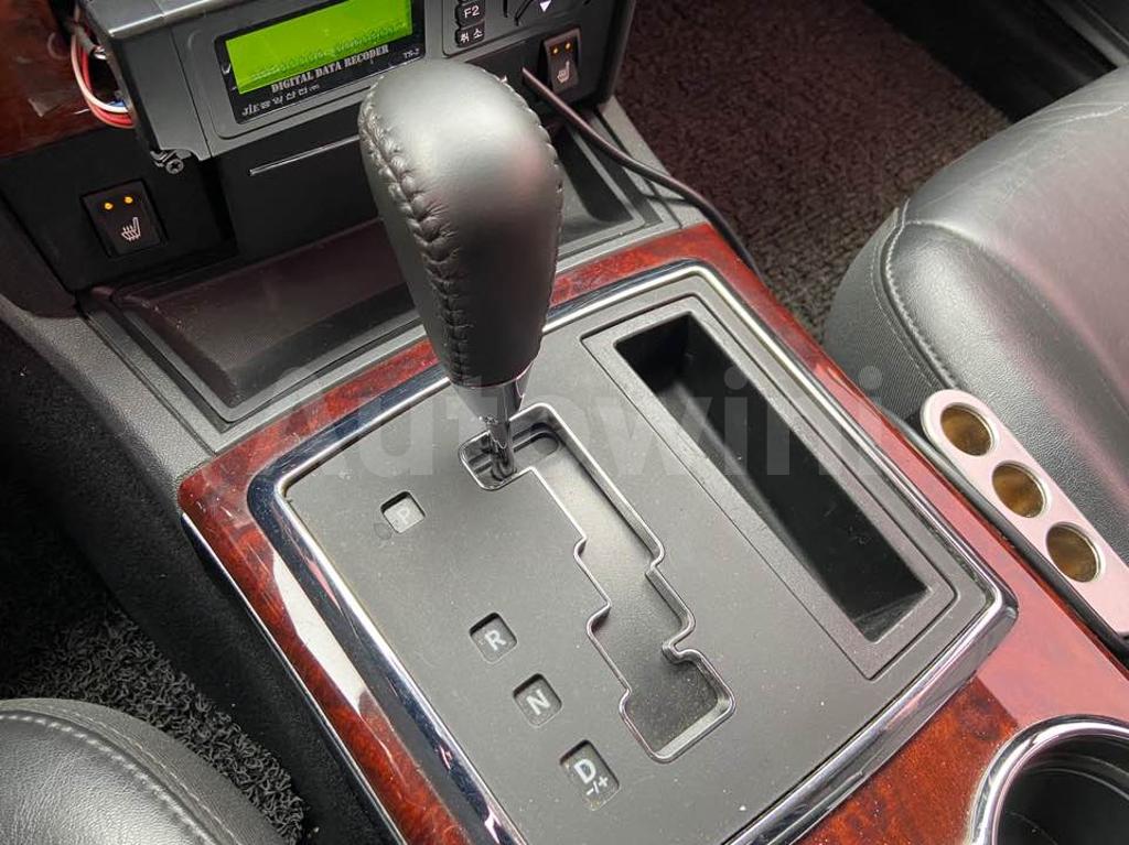 2010 CHRYSLER 300C FUNERAL COACH SUNR/NAVI/CAMAT - 16