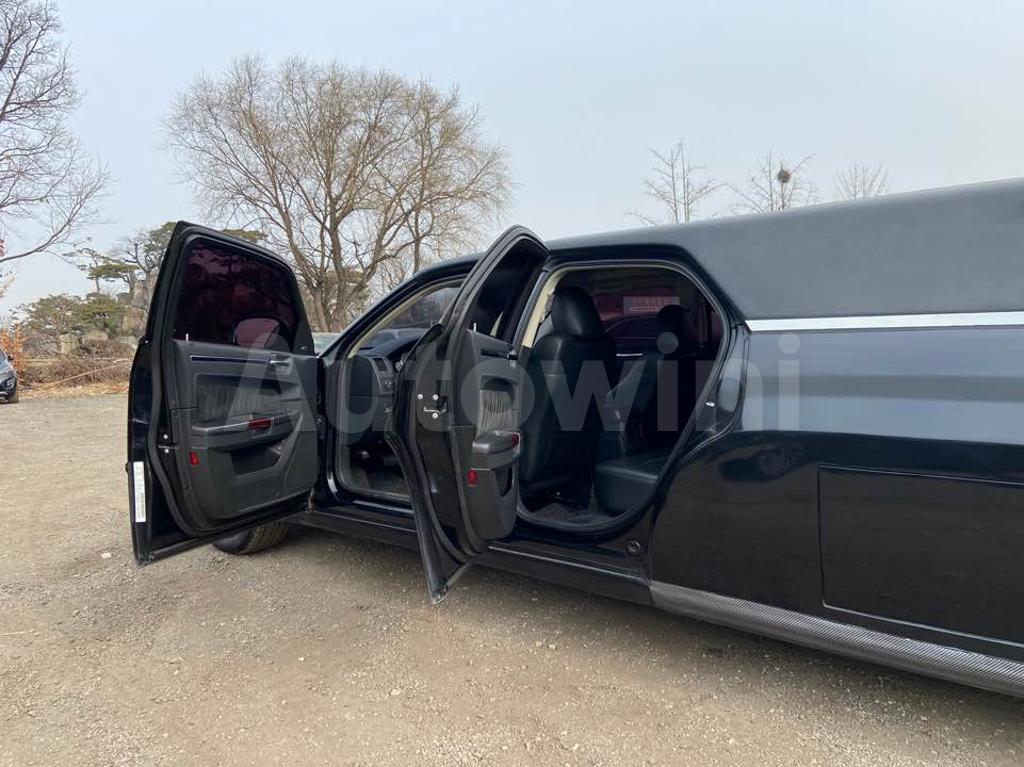 2010 CHRYSLER 300C FUNERAL COACH SUNR/NAVI/CAMAT - 37