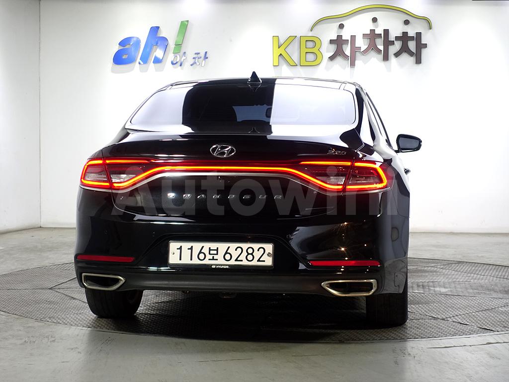 KMHF441RBJA093941 2018 HYUNDAI GRANDEUR IG AZERA 2.2 PREMIUM SPECIAL-2