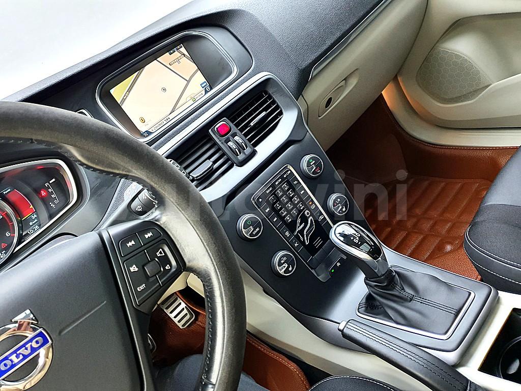 2014 VOLVO V40 D2 - 11