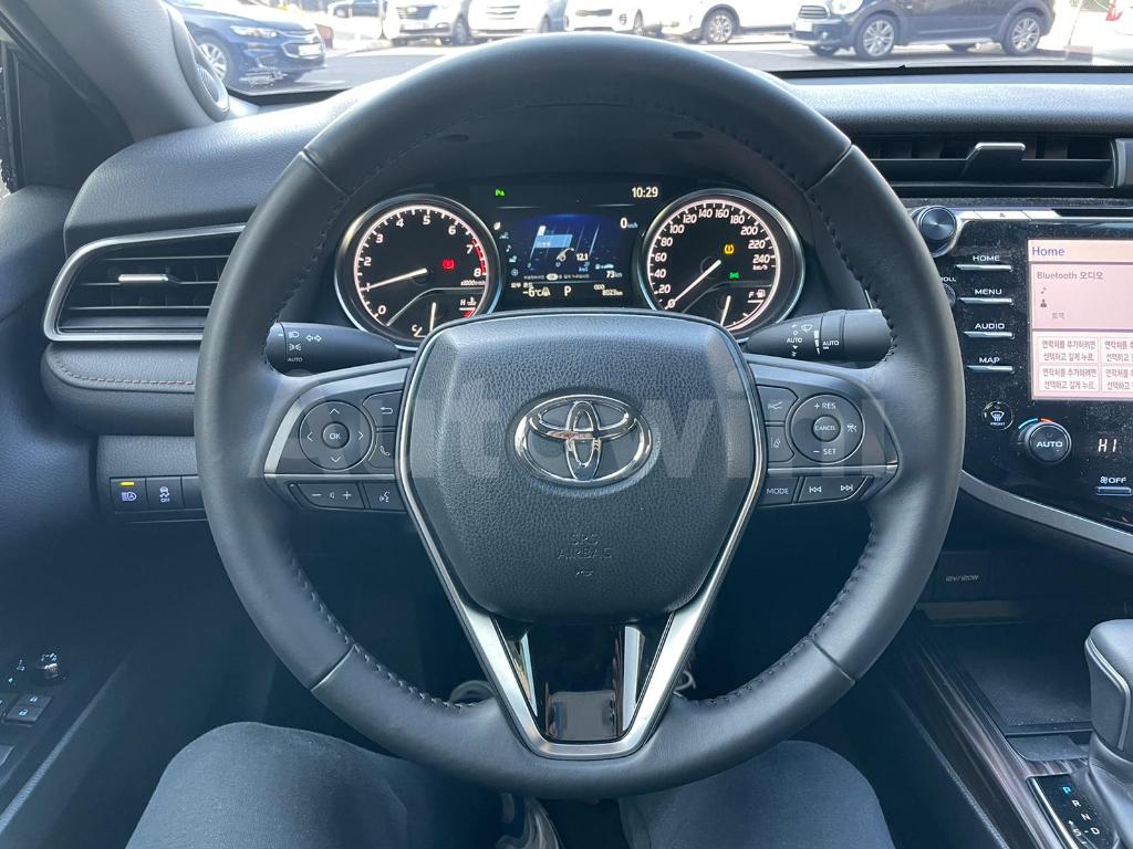 2019 TOYOTA  CAMRY XLE FULL OPTION - 10