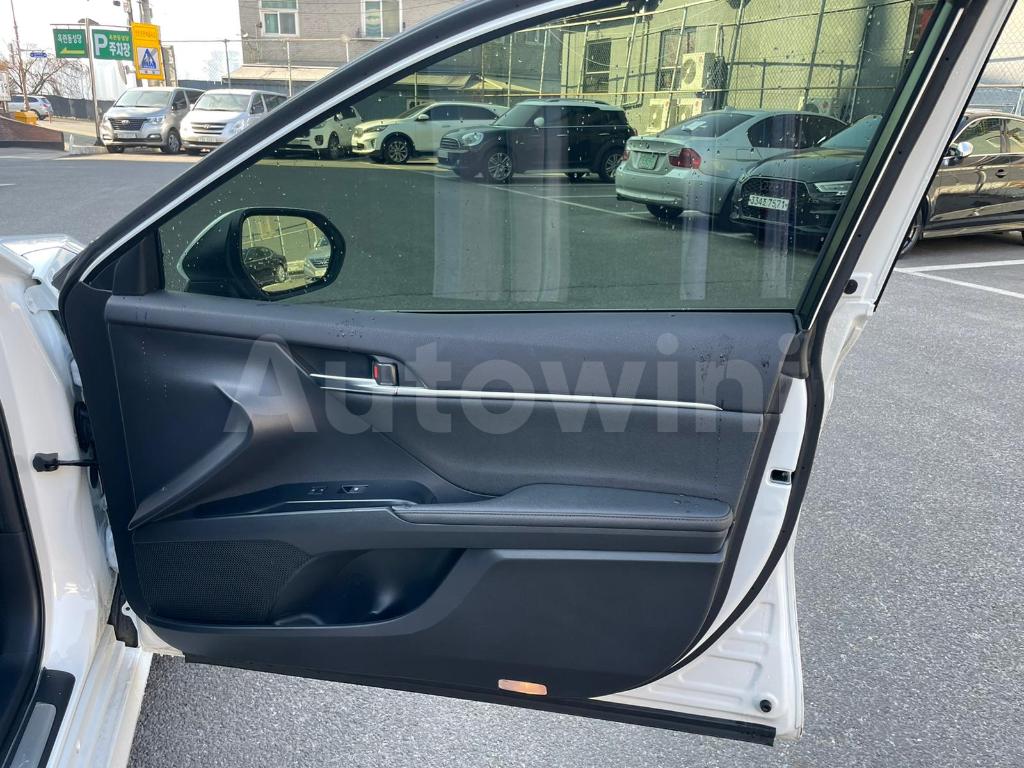 2019 TOYOTA  CAMRY XLE FULL OPTION - 13
