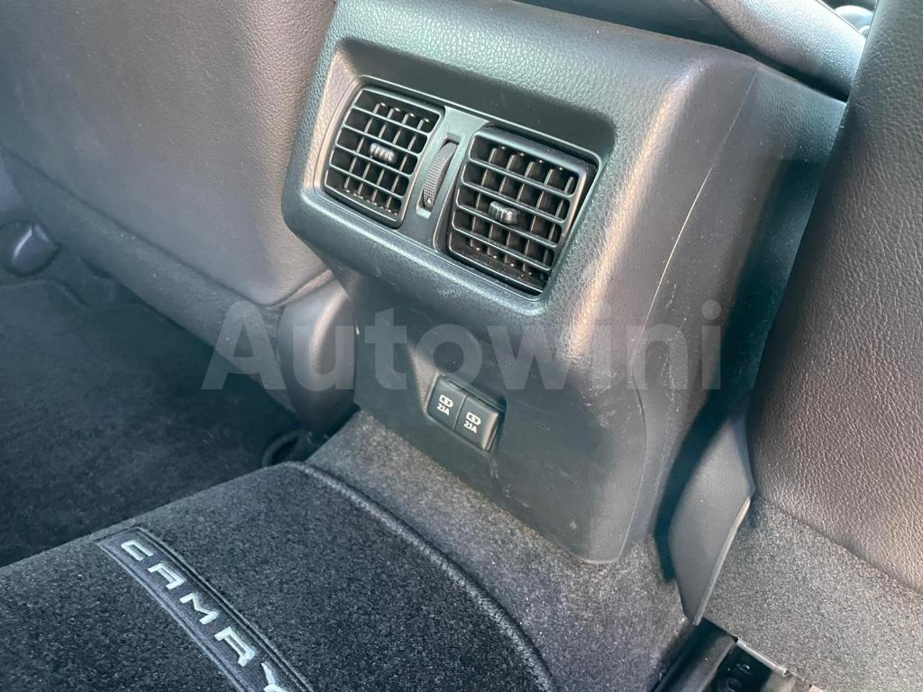 2019 TOYOTA  CAMRY XLE FULL OPTION - 23