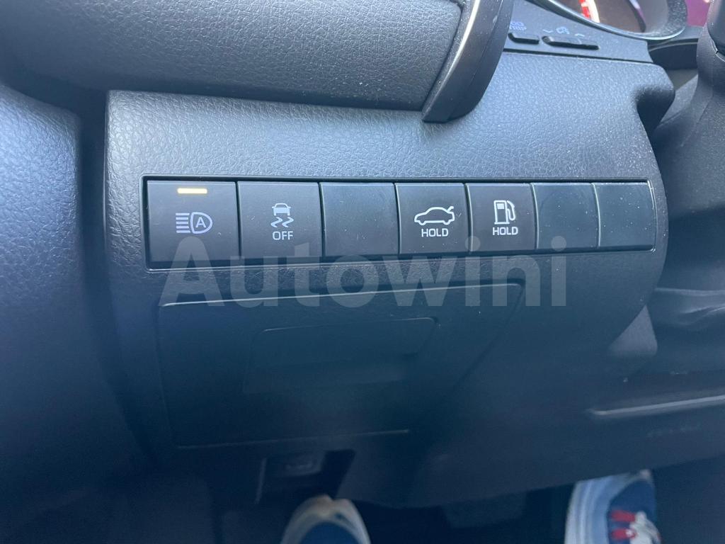 2019 TOYOTA  CAMRY XLE FULL OPTION - 32