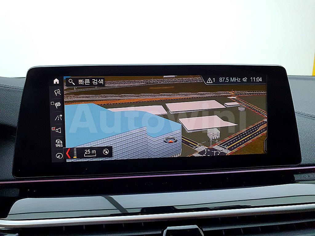 2019 BMW  5 SERIES G30  520I LUXURY - 11