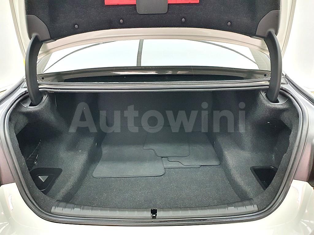 2019 BMW  5 SERIES G30  520I LUXURY - 16