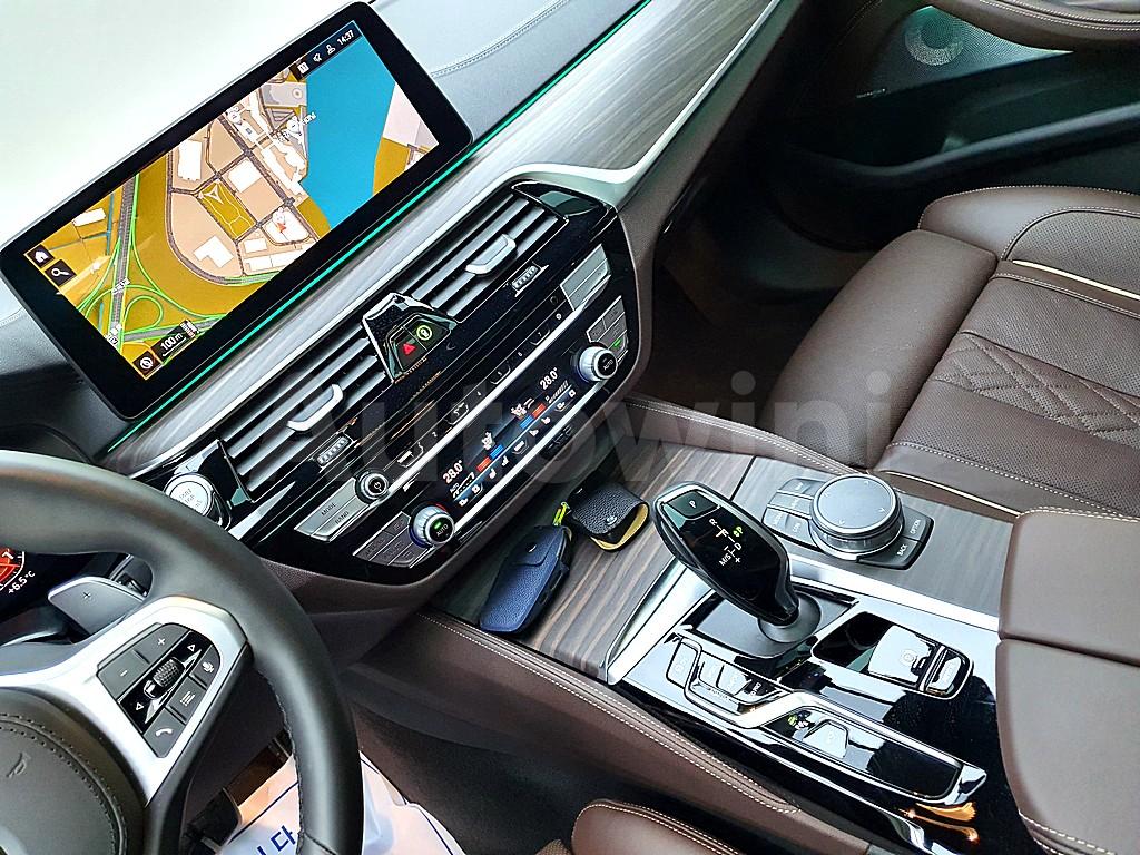 2021 BMW  5 SERIES G30  M550I XDRIVE - 11