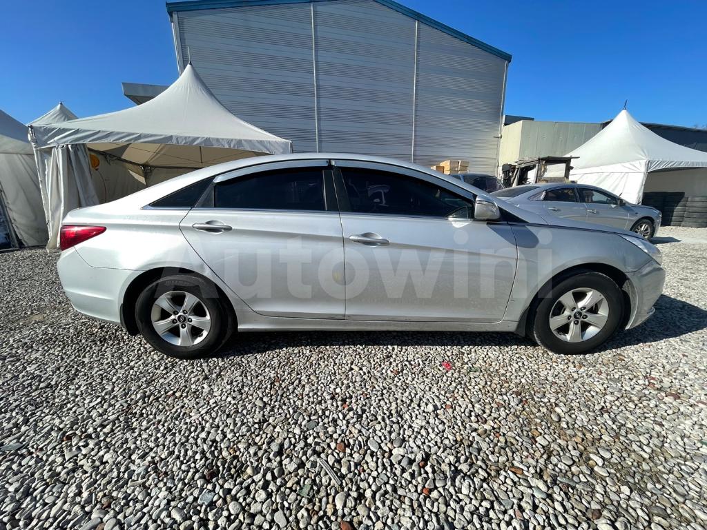 KMHEC41LBGA685862 2016 HYUNDAI YF SONATA THE BRILLIANT LPG TAXI-3