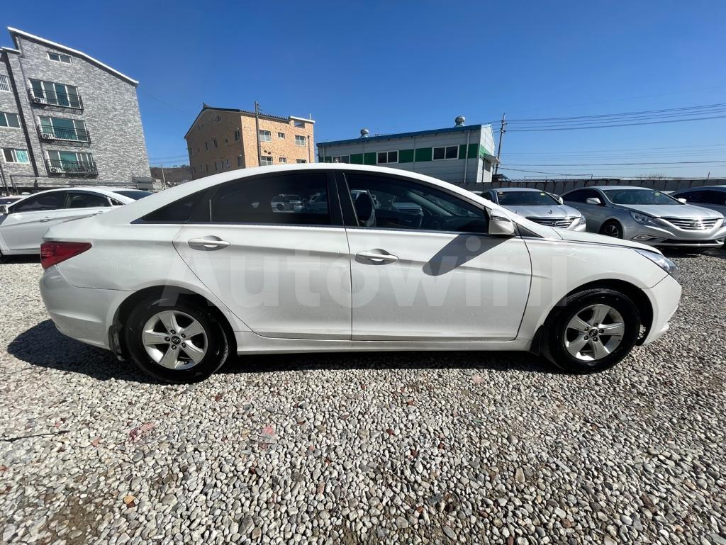 KMHEC41LBGA684535 2016 HYUNDAI YF SONATA THE BRILLIANT LPG TAXI-3