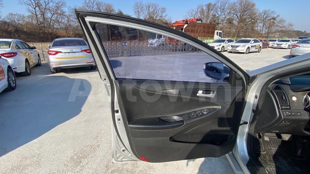 2016 HYUNDAI YF SONATA THE BRILLIANT 16 OF 15 TAXI REAL MILEAGE - 19