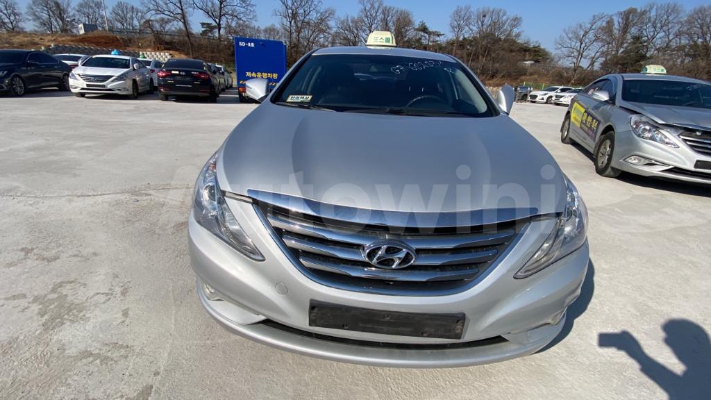 KMHEC41LBGA682831 2016 HYUNDAI YF SONATA THE BRILLIANT 16 OF 15 TAXI REAL MILEAGE-0