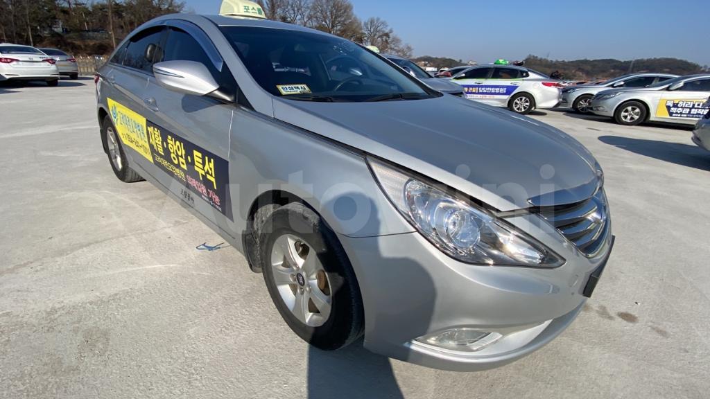 KMHEC41LBGA682831 2016 HYUNDAI YF SONATA THE BRILLIANT 16 OF 15 TAXI REAL MILEAGE-1