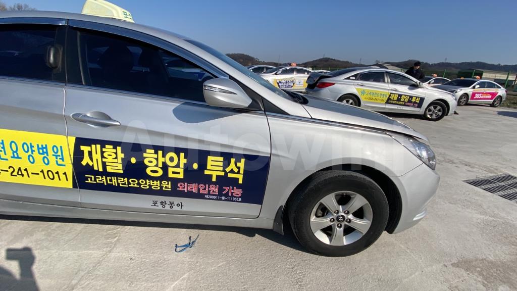 KMHEC41LBGA682831 2016 HYUNDAI YF SONATA THE BRILLIANT 16 OF 15 TAXI REAL MILEAGE-2