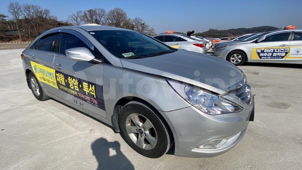 KMHEC41LBGA682833 2016 HYUNDAI YF SONATA THE BRILLIANT 16 OF 15 TAXI REAL MILEAGE-1