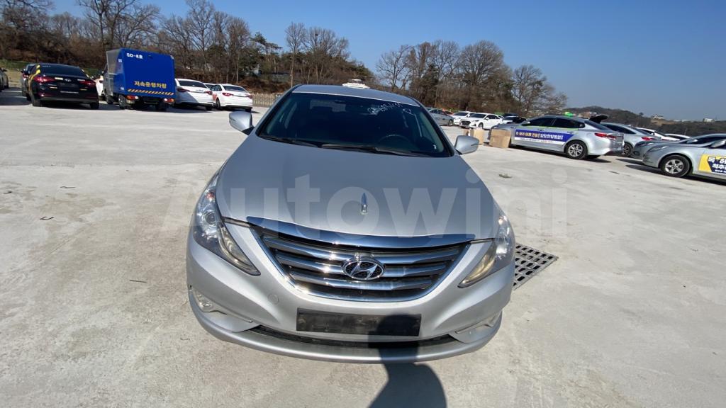 KMHEC41LBGA683411 2016 HYUNDAI YF SONATA THE BRILLIANT 16 OF 15 TAXI REAL MILEAGE-0