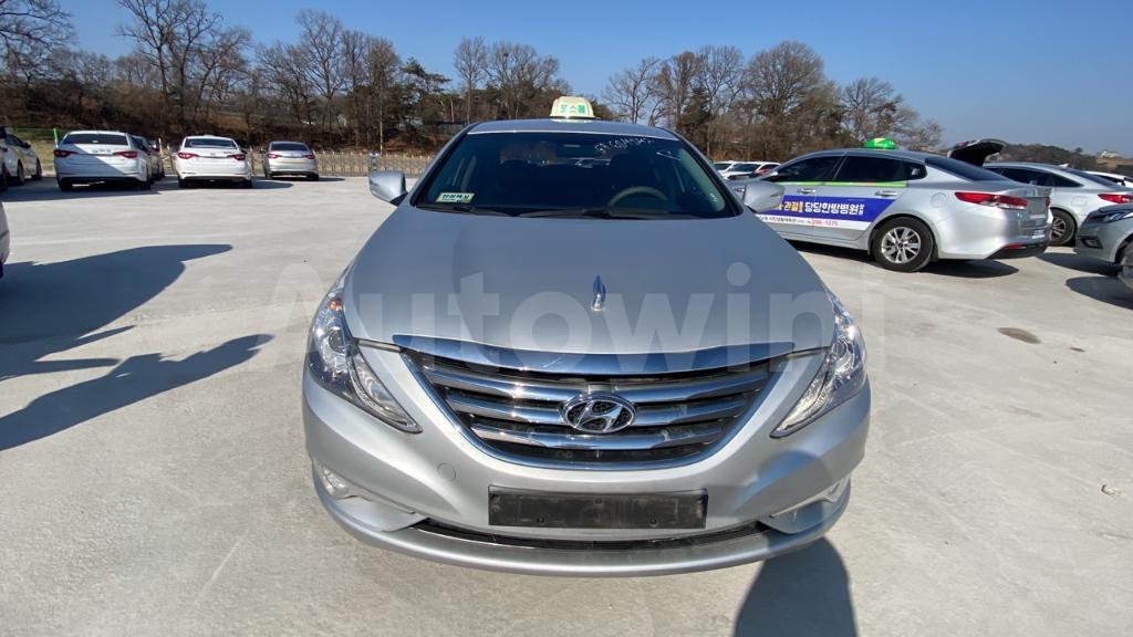 KMHEC41LBGA684842 2016 HYUNDAI YF SONATA THE BRILLIANT 16 OF 16 TAXI REAL MILEAGE-0