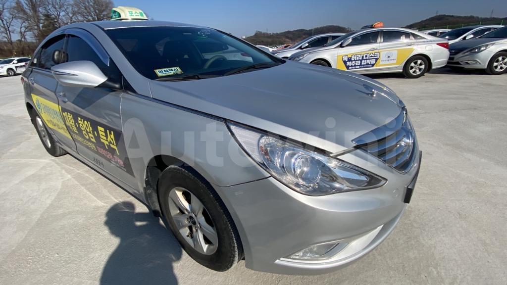 KMHEC41LBGA684842 2016 HYUNDAI YF SONATA THE BRILLIANT 16 OF 16 TAXI REAL MILEAGE-1
