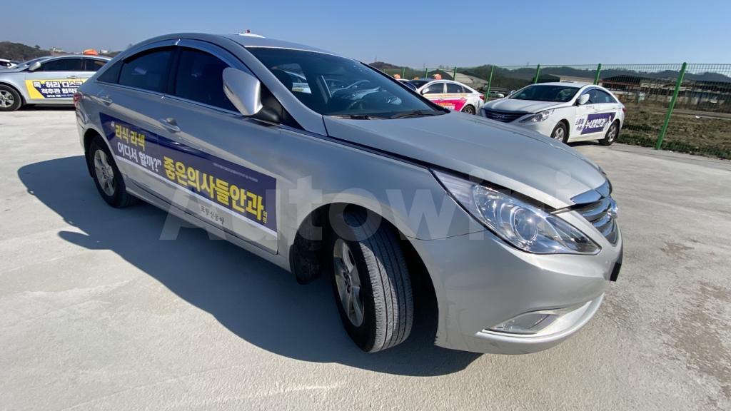 KMHEC41LBGA685440 2016 HYUNDAI YF SONATA THE BRILLIANT 16 OF 16 TAXI REAL MILEAGE-1