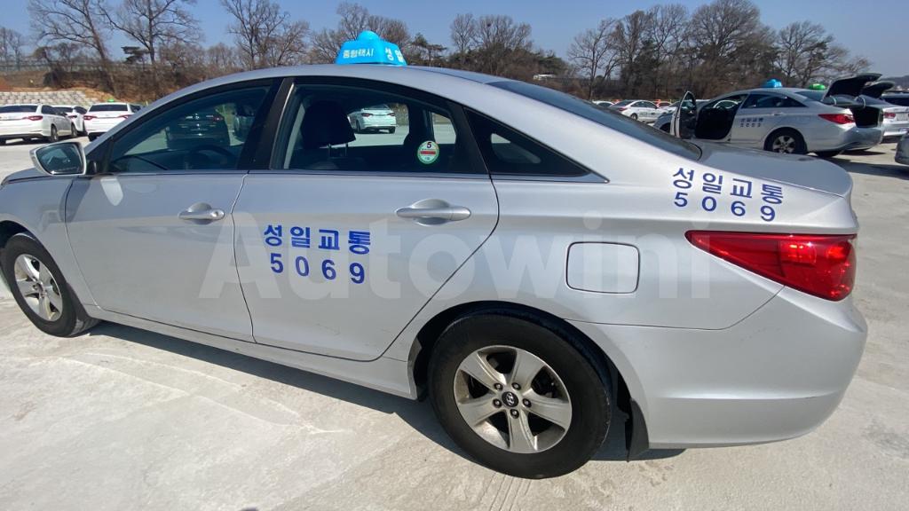 2016 HYUNDAI YF SONATA THE BRILLIANT 16 OF 16 TAXI REAL MILEAGE - 8