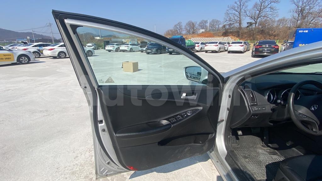2016 HYUNDAI YF SONATA THE BRILLIANT 16 OF 16 TAXI REAL MILEAGE - 19