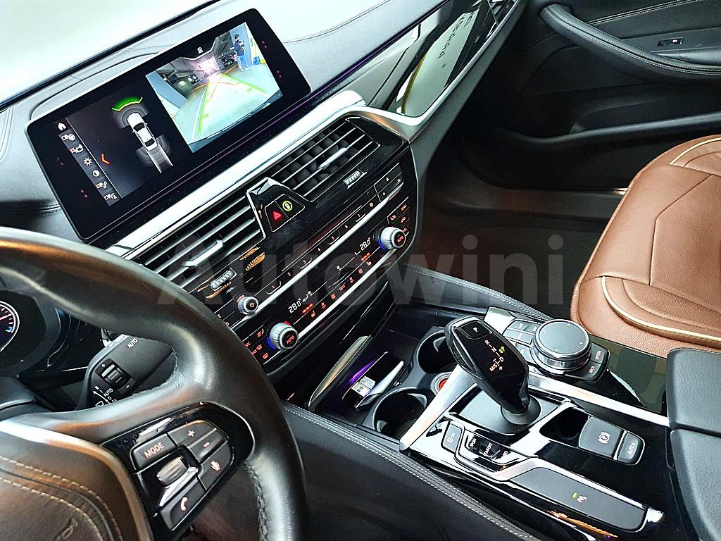 2018 BMW  5 SERIES G30  520I LUXURY - 10