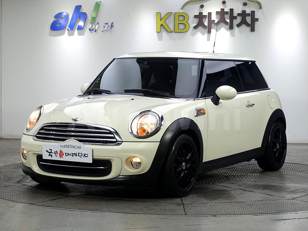 WMWSU3107BT019060 2011 MINI COOPER 1.6 SE-0