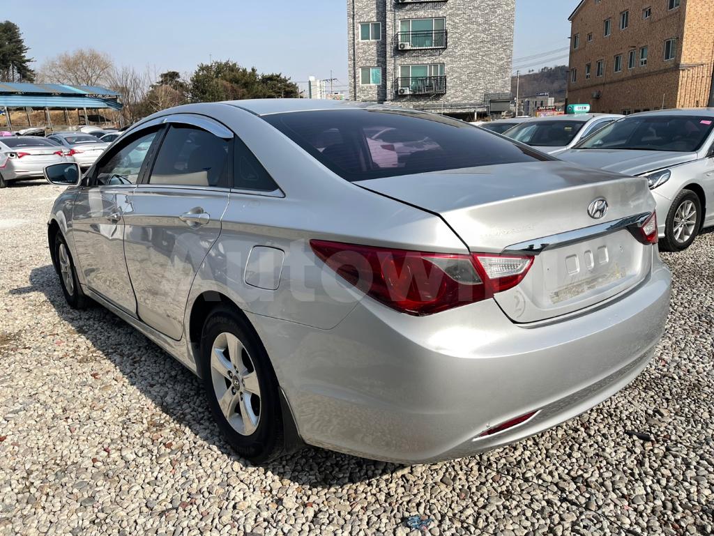 KMHEC41LBGA684681 2016 HYUNDAI YF SONATA THE BRILLIANT LPG TAXI-3