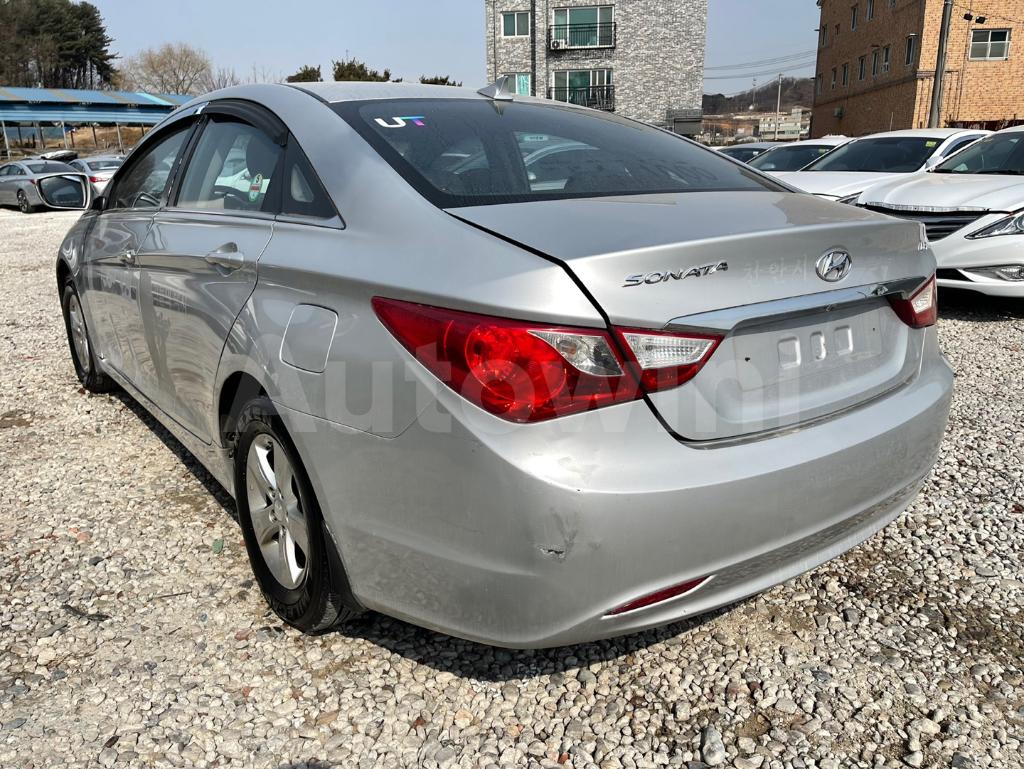 KMHEC41LBGA686556 2016 HYUNDAI YF SONATA THE BRILLIANT LPG TAXI-3