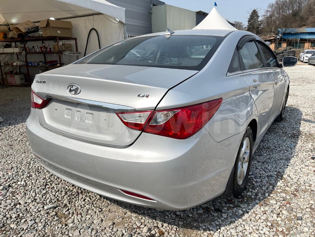 KMHEC41LBGA686556 2016 HYUNDAI YF SONATA THE BRILLIANT LPG TAXI-5