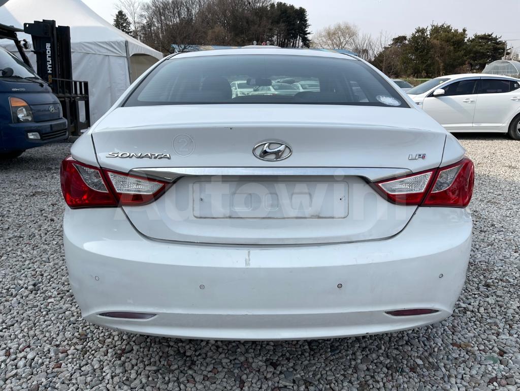 KMHEC41LBGA679532 2016 HYUNDAI YF SONATA THE BRILLIANT LPG TAXI-4