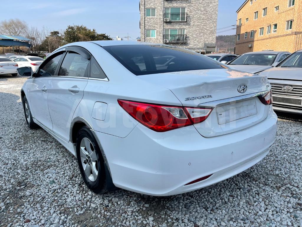 KMHEC41LBGA681864 2016 HYUNDAI YF SONATA THE BRILLIANT LPG TAXI-3