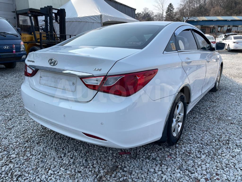 KMHEC41LBGA681864 2016 HYUNDAI YF SONATA THE BRILLIANT LPG TAXI-5
