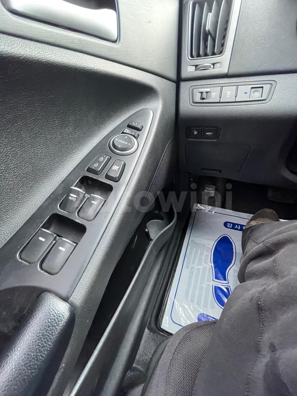 2016 HYUNDAI YF SONATA THE BRILLIANT LPG TAXI - 16