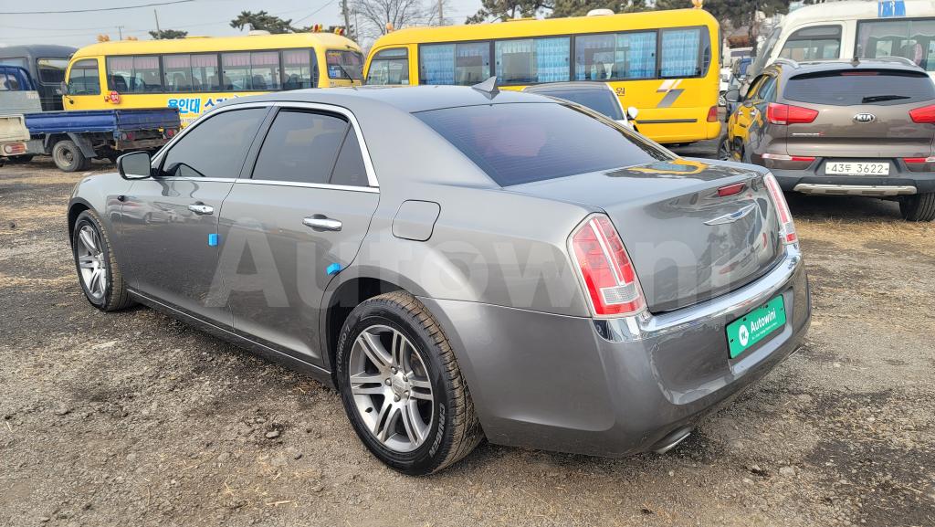 2012 CHRYSLER  300C FULL-OPTION/SUNROOF - 7