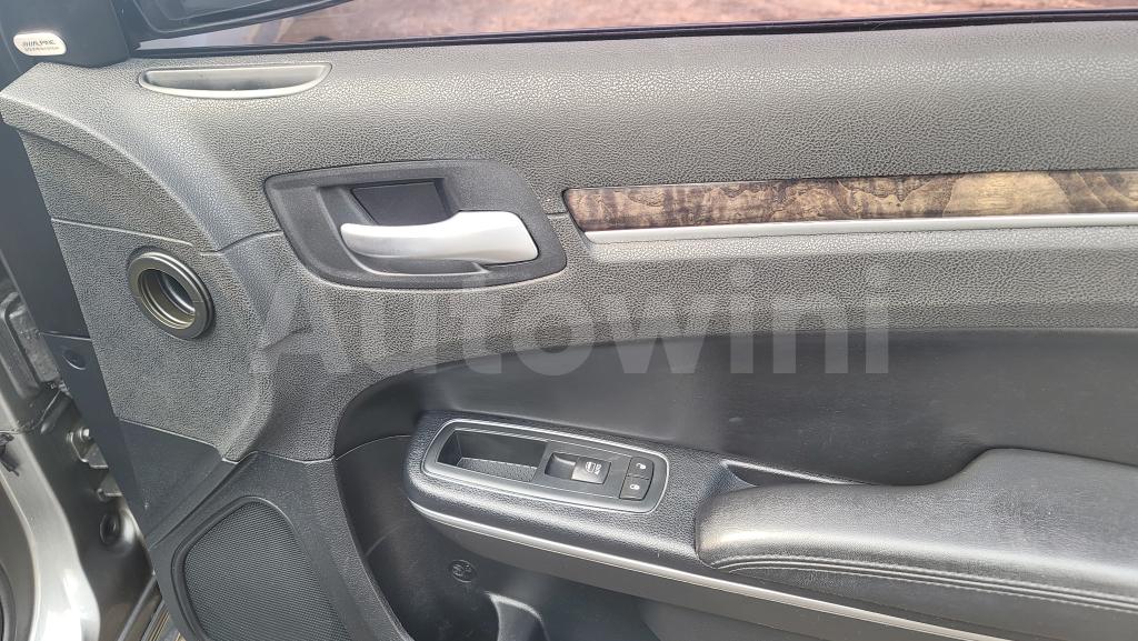 2012 CHRYSLER  300C FULL-OPTION/SUNROOF - 40