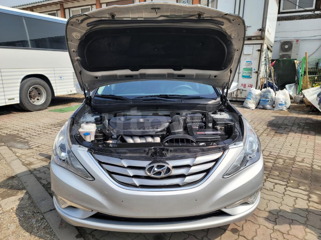 2016 HYUNDAI YF SONATA THE BRILLIANT A/T - 10